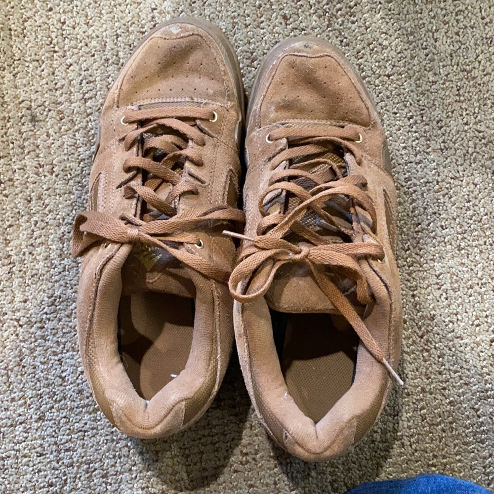 Used- Men’s Emerica “The Boss” shoes brown.